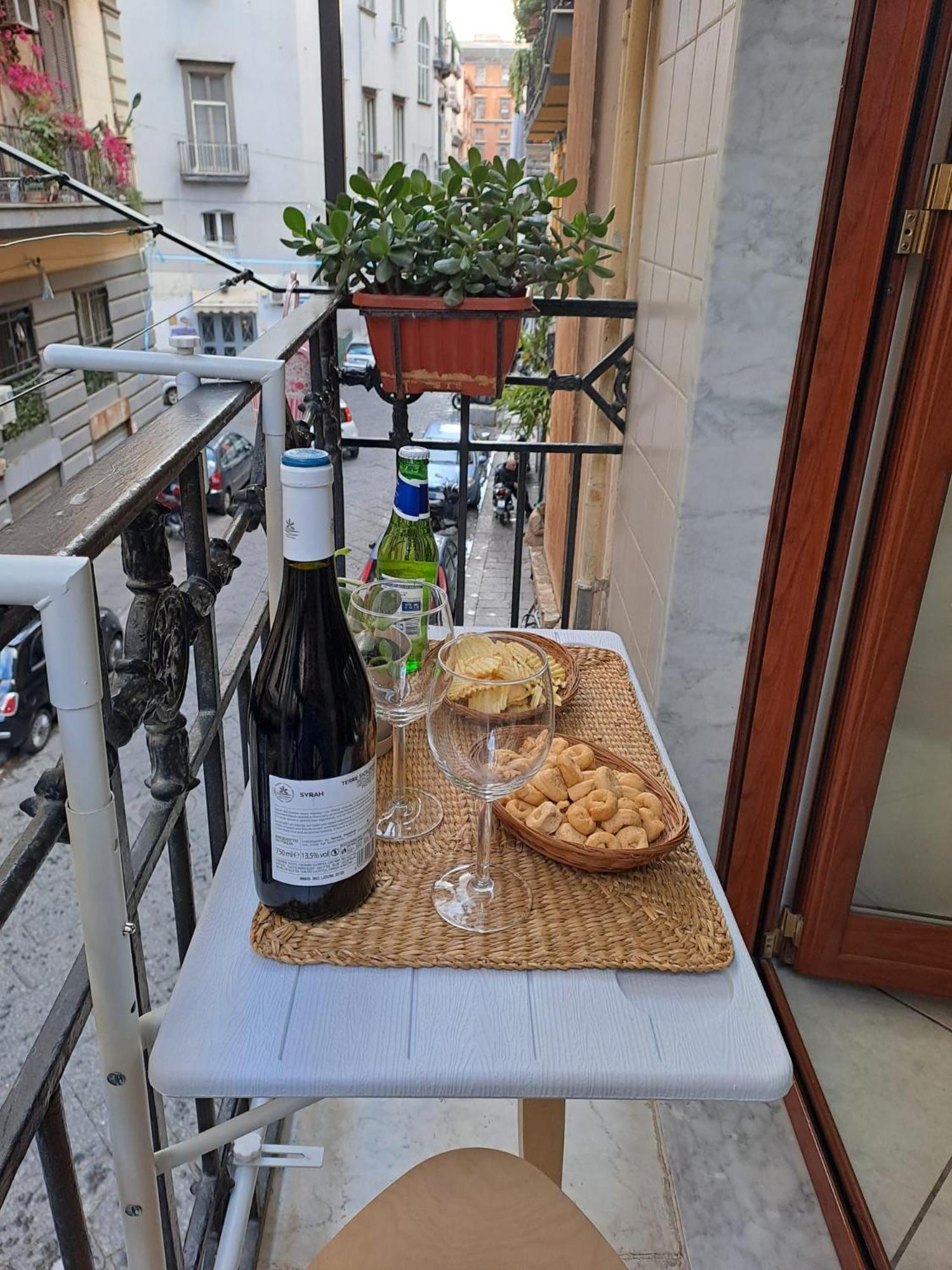 Casa Sulla Nuvola Duomo Centro Storico Di Napoli Apartment Exterior photo